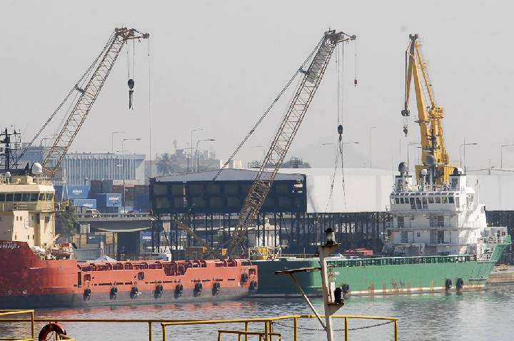 Balança comercial tem superávit mais baixo para março desde 2020