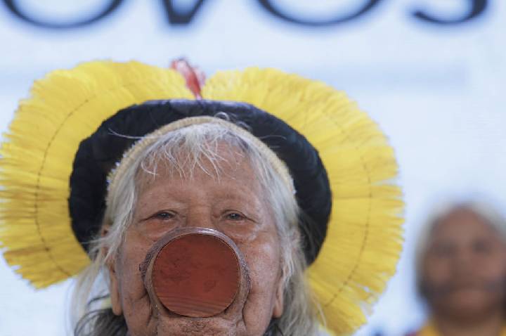 Cacique Raoni tem hemorragia digestiva, mas quadro é estável