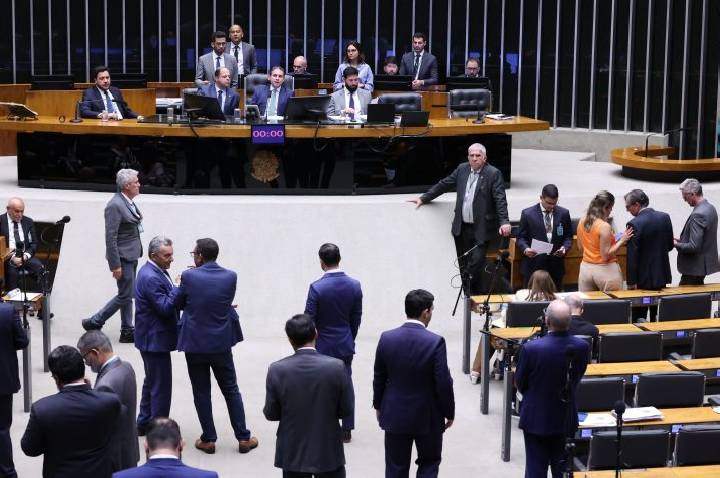 Câmara aprova MP que amplia alcance de indenização para servidores em áreas estratégicas de fronteira