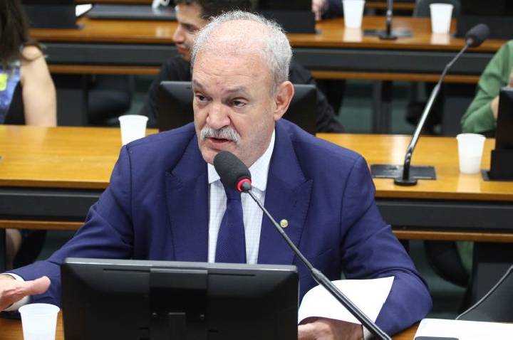 Comissão aprova diretrizes para fortalecer a inclusão escolar no país