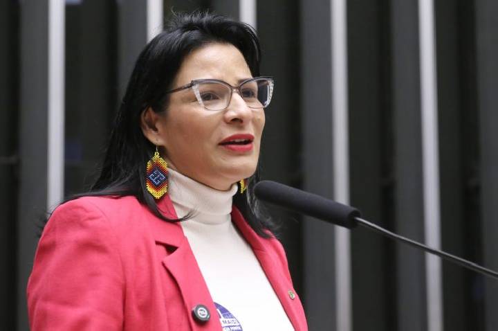 Comissão aprova garantir divórcio póstumo a vítimas de feminicídio