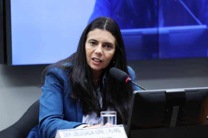 Comissão aprova projeto que obriga órgãos públicos a divulgar canais de denúncia e proteção às mulheres