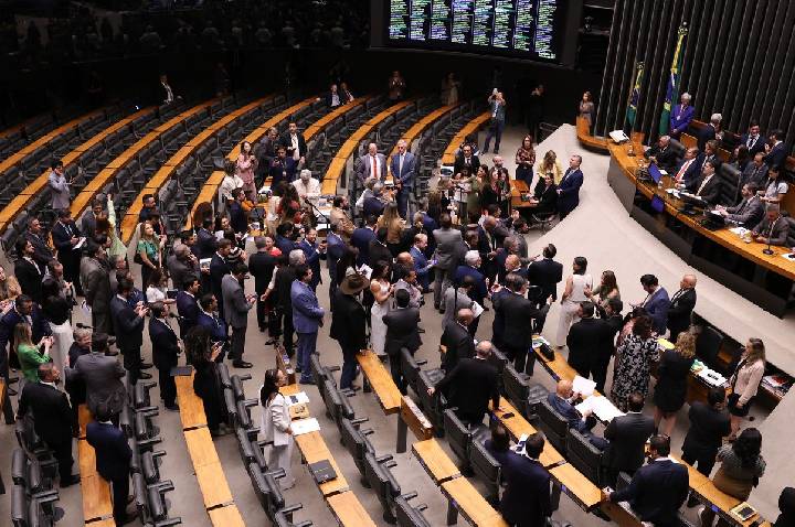 Congresso derruba veto de Lula e mantém PL da Dosimetria