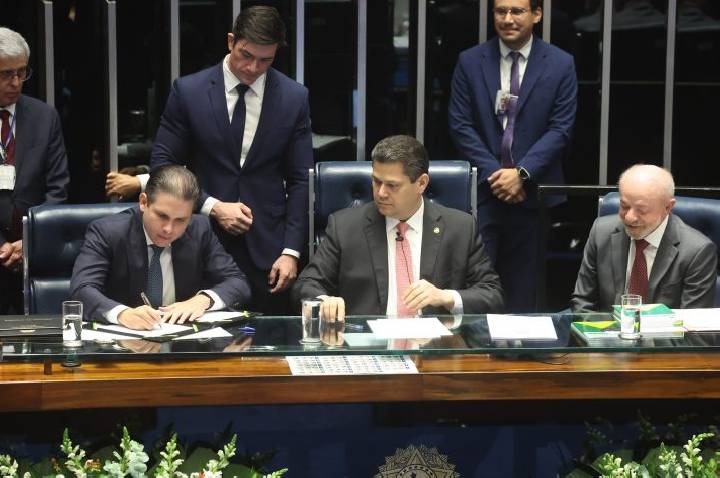Congresso promulga aposentadoria especial para agentes de saúde e de combate a endemias