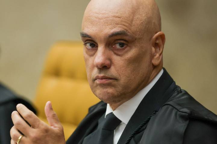 Fachin autoriza AGU a defender Moraes em processo nos EUA