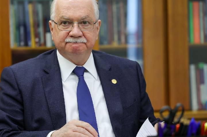 Fachin diz que espera regras do STF para supersalários ainda em junho 