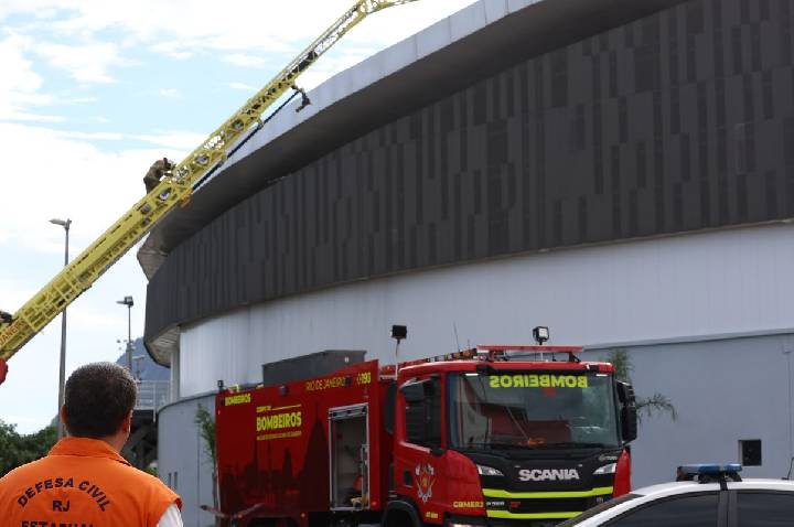 Incêndio no Velódromo do Rio é controlado; pista não teve impacto