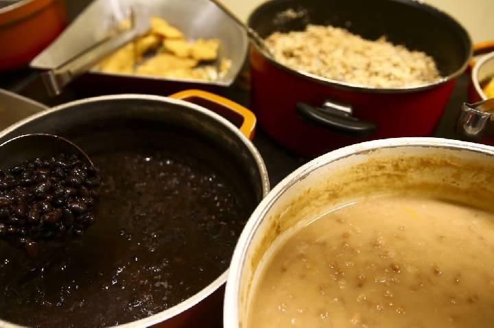 Insegurança alimentar atinge mais de 60% das famílias em favelas