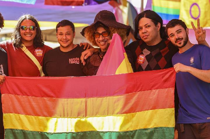 Orgulho LGBT: pessoas trans celebram projeto de inclusão pelo futebol
