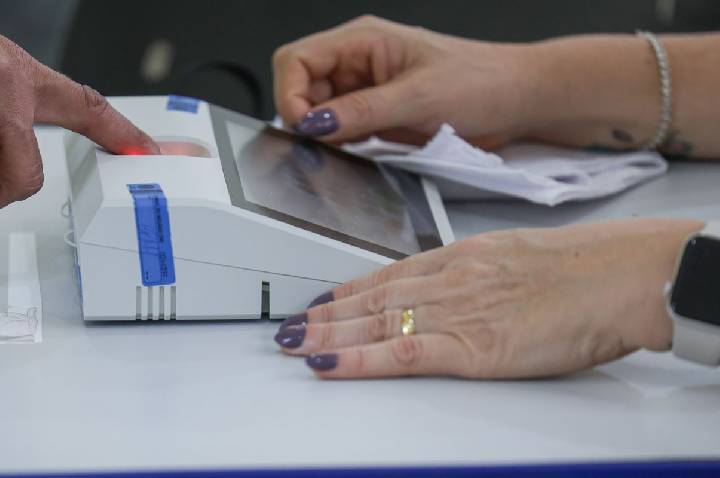 Plebiscito: eleitores de 6 cidades decidem transferência de distritos 