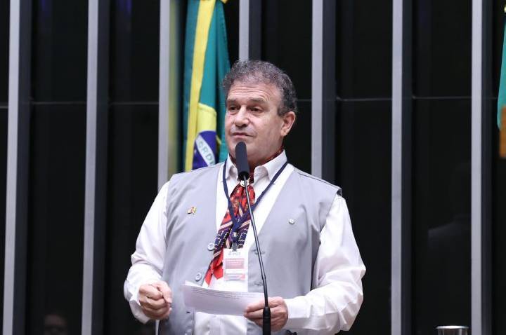 Projeto cria política de incentivo à inclusão de ciclovias em rodovias federais