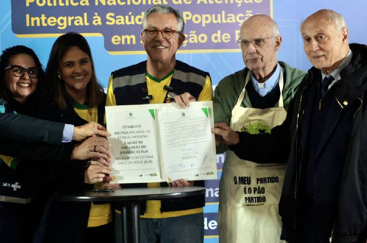 Saúde anuncia ampliação do atendimento à população em situação de rua