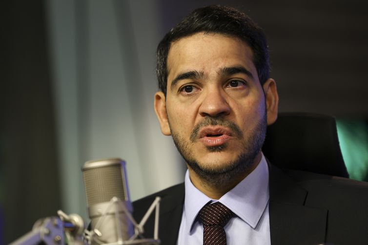 Messias diz que recebe com honra indicação ao STF