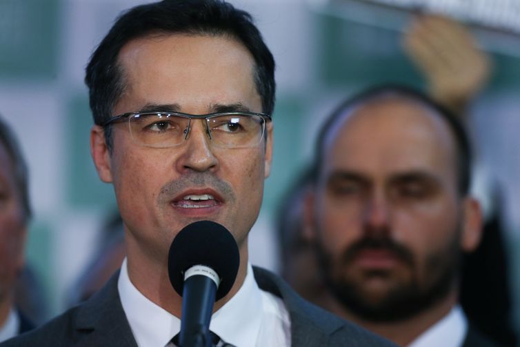 Deltan paga indenização a Lula por PowerPoint da Lava Jato