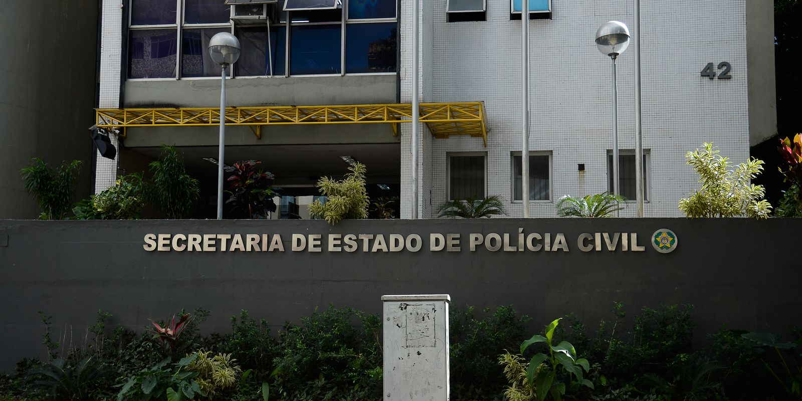 Polícia apreende bombas caseiras e diz que grupo faria atentado no Rio