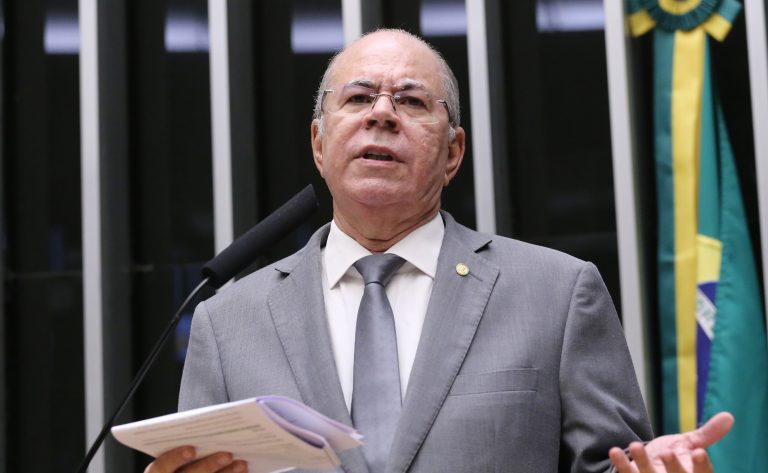 Projeto determina que câmaras de vereadores sejam informadas sobre obras federais e estaduais
