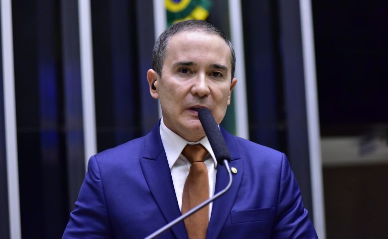 Comissão aprova crédito para incentivar contratação de pessoa com deficiência